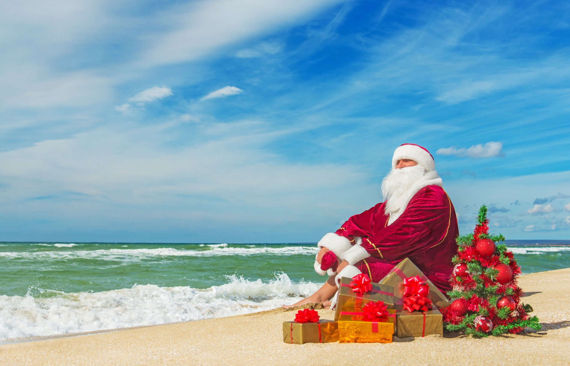 Santa on Beach.jpg